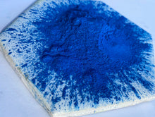 Load image into Gallery viewer, Blue Me Away Mica Powder