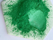 Load image into Gallery viewer, Grass Stain Mica Powder